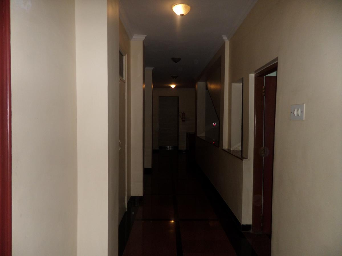 Hotel Ambessador Executive ソーラープル エクステリア 写真