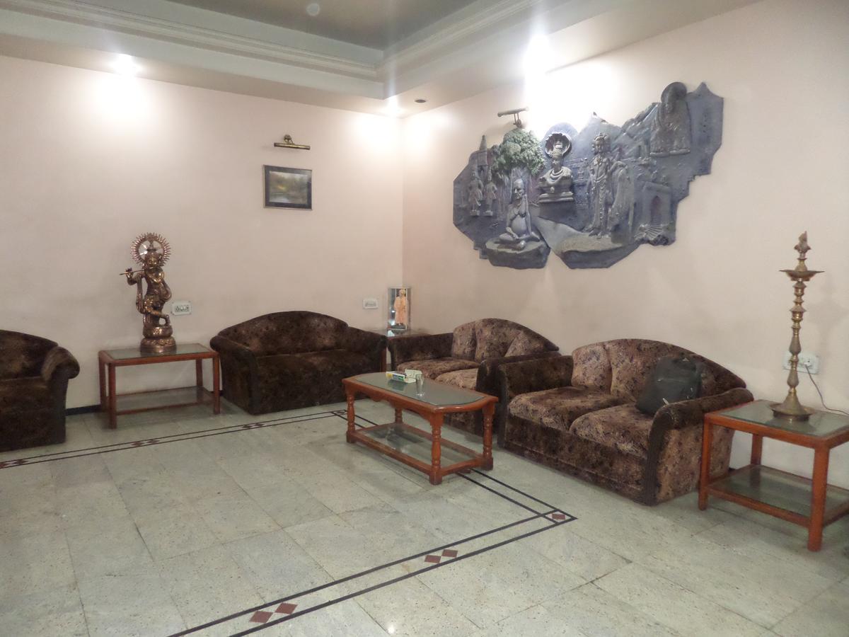Hotel Ambessador Executive ソーラープル エクステリア 写真